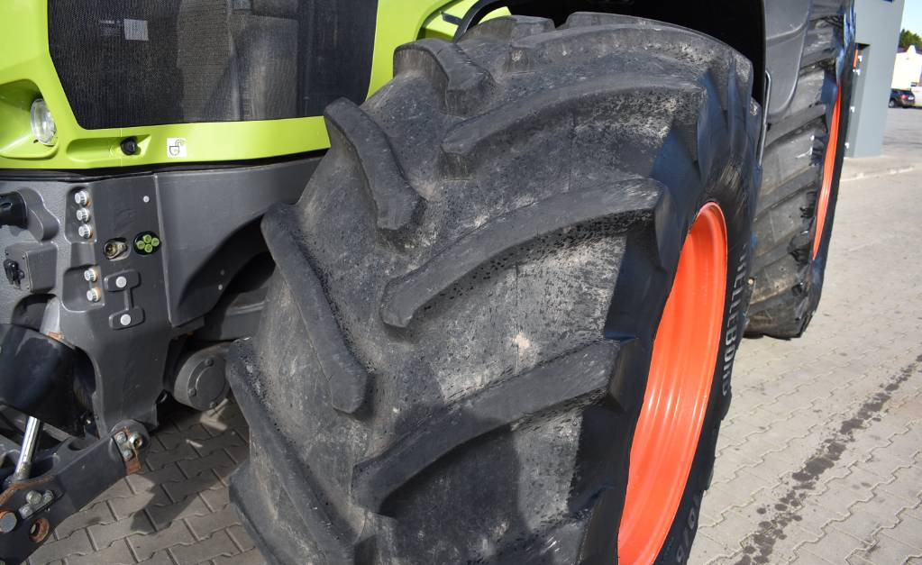 Farm tractor CLAAS Axion 950 Cmatic: picture 5