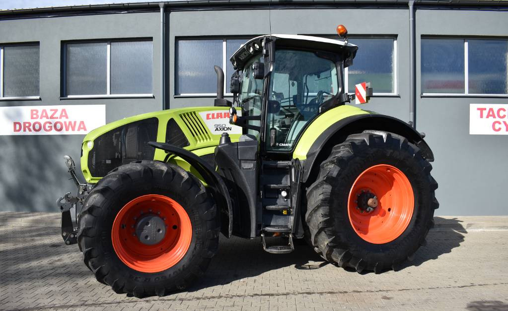 Farm tractor CLAAS Axion 950 Cmatic: picture 3