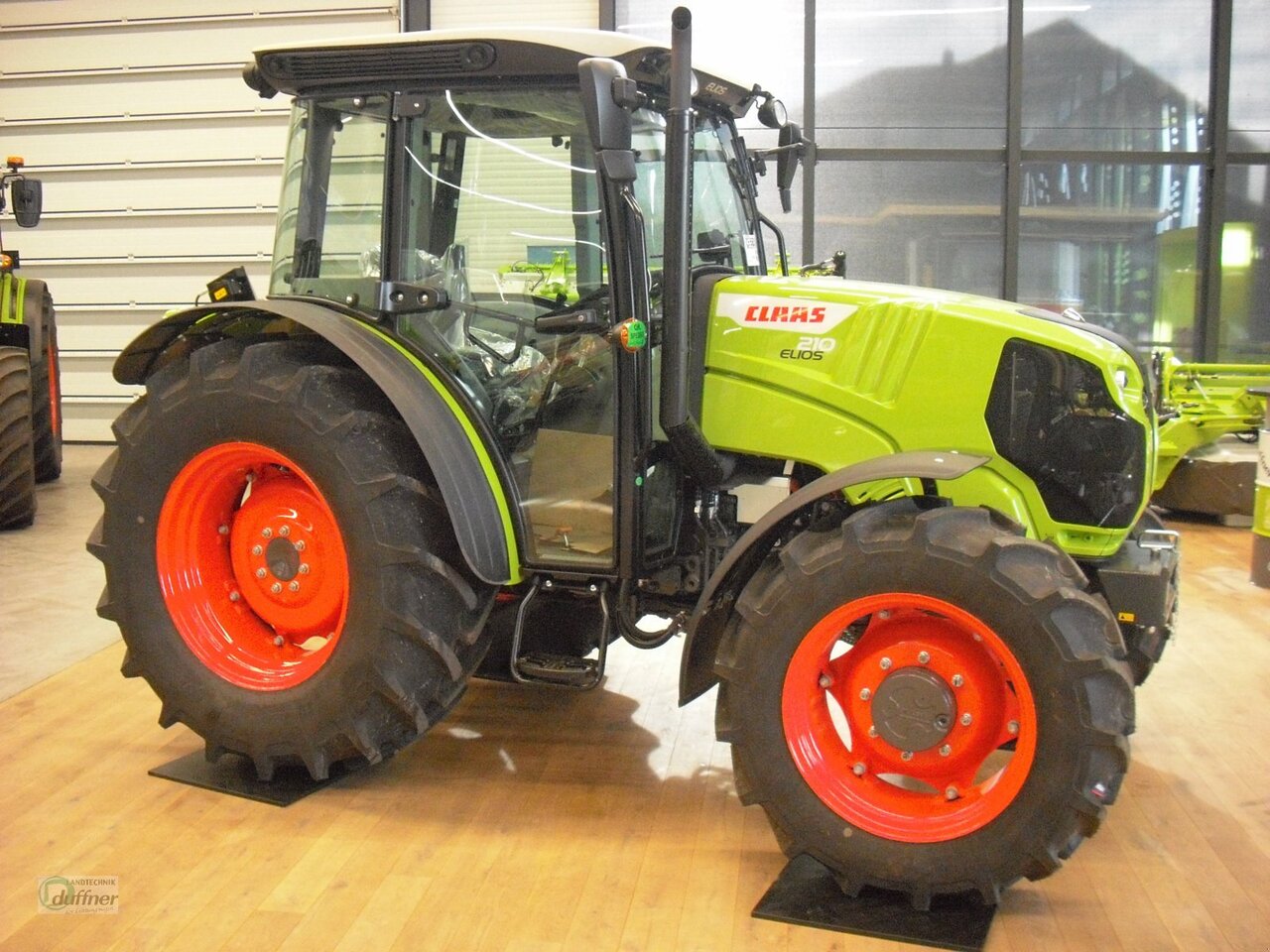New Farm tractor CLAAS Elios 210: picture 3