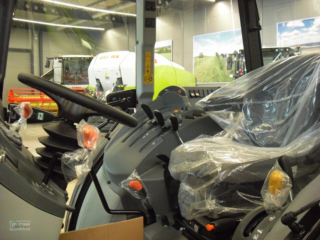 New Farm tractor CLAAS Elios 210: picture 9