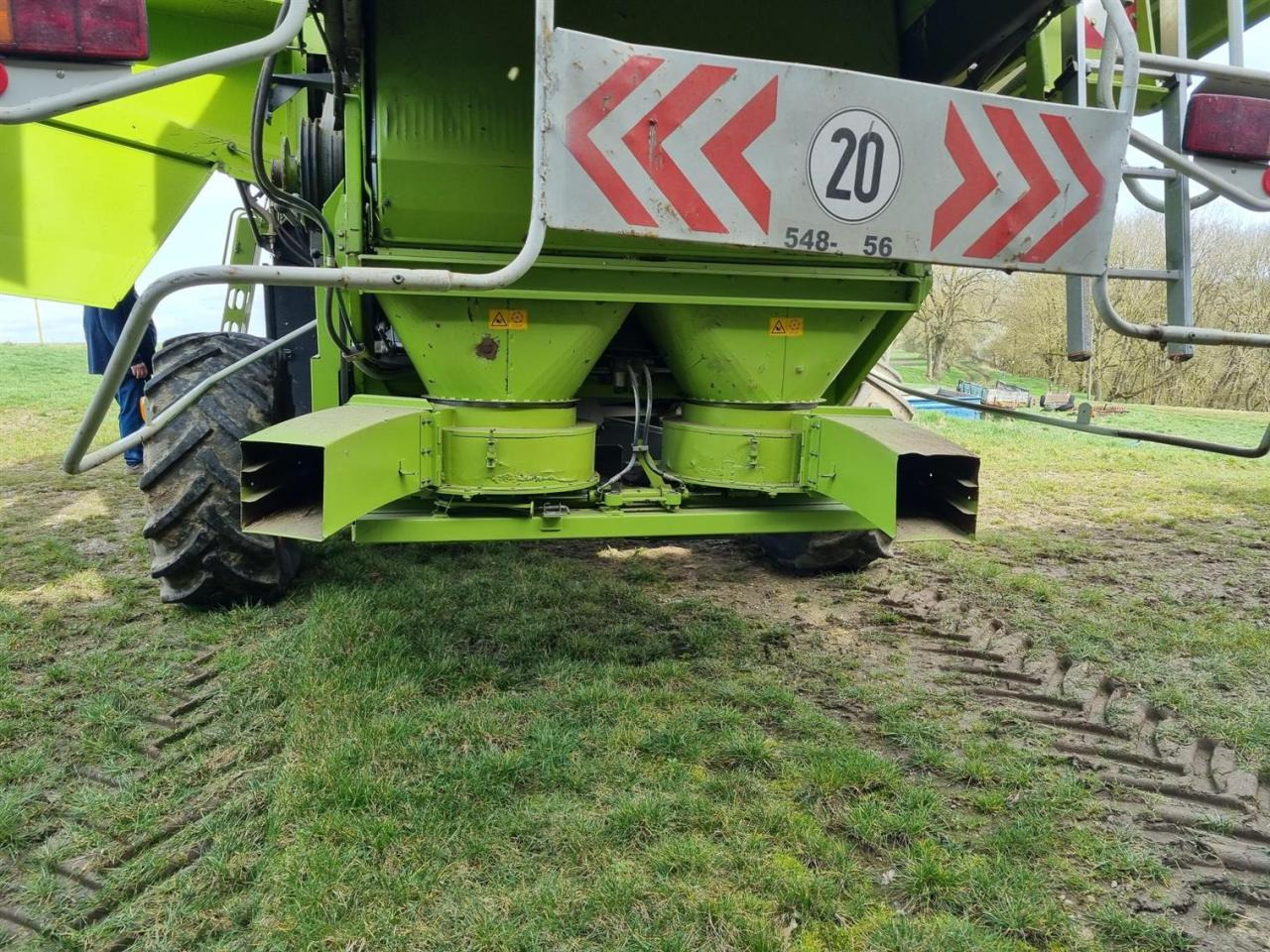 Combine harvester CLAAS Lexion 480: picture 6