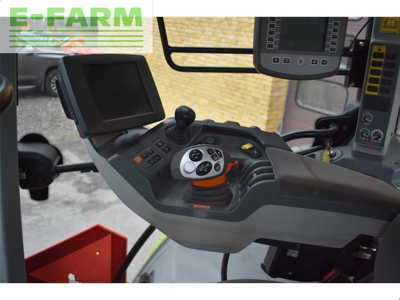 Farm tractor CLAAS arion 650 cebis: picture 5