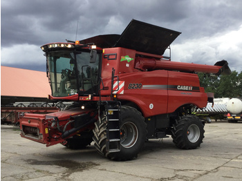 Combine harvester Case IH 8230