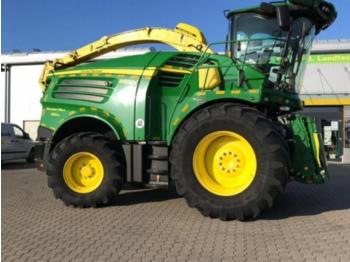 Forage harvester John Deere 8600