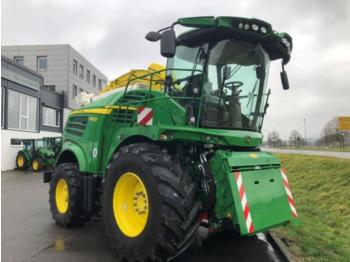 Forage harvester John Deere 8600