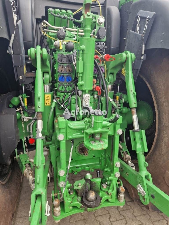 Farm tractor John Deere 6215R: picture 8