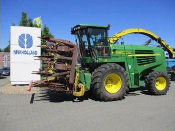 Forage harvester John Deere 7400: picture 1