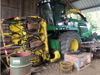 Forage harvester John Deere 7400: picture 1
