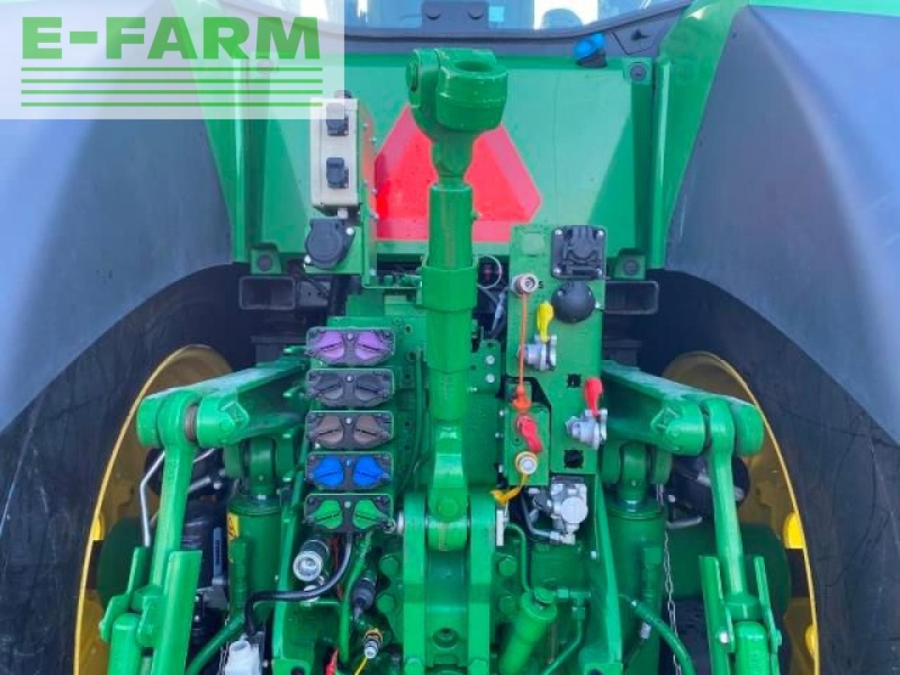 Farm tractor John Deere 8r 340: picture 15