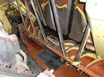 Maize harvester NEW HOLLAND 300N6 MAISBEK