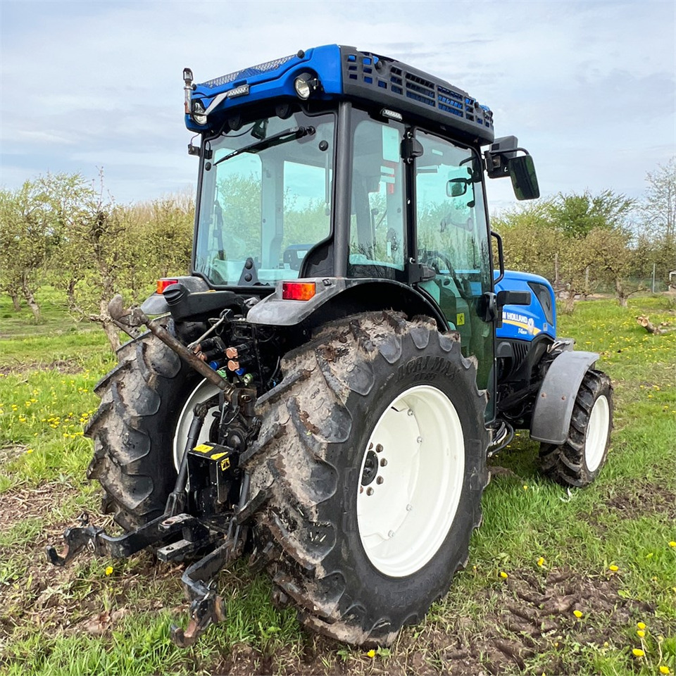 Farm tractor New Holland T4 80N: picture 8