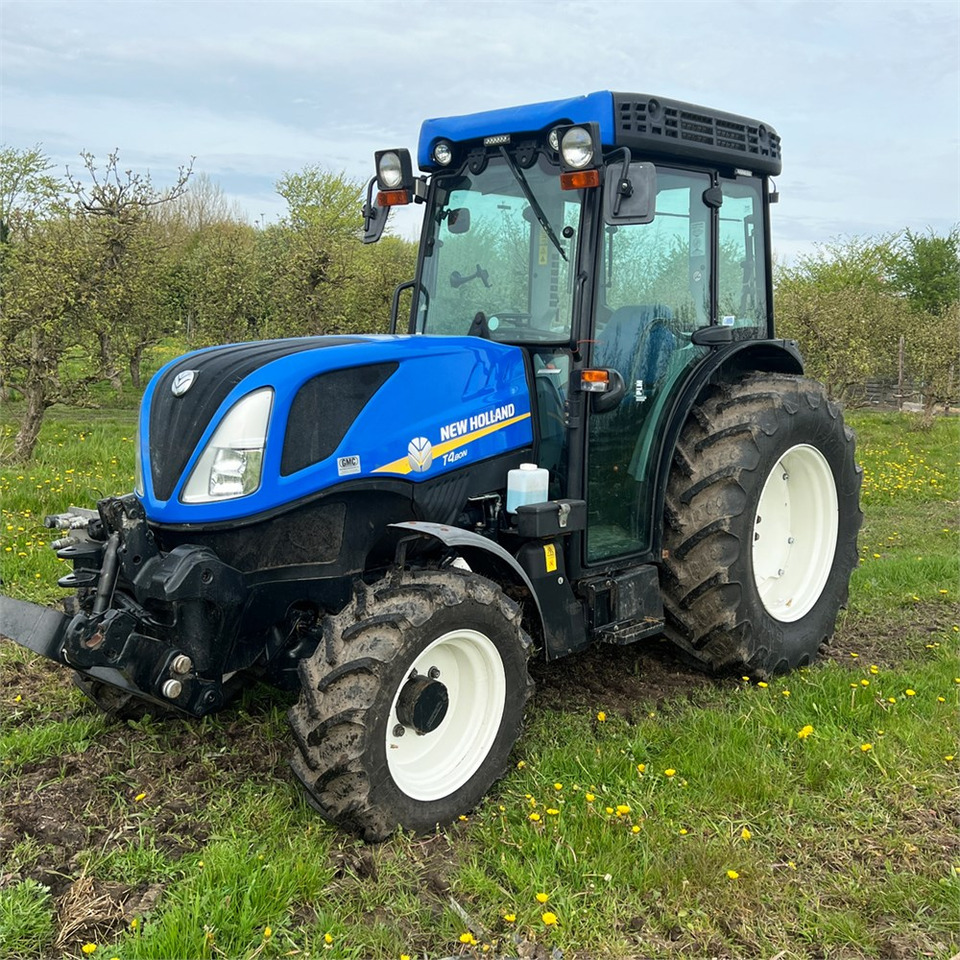 Farm tractor New Holland T4 80N: picture 13