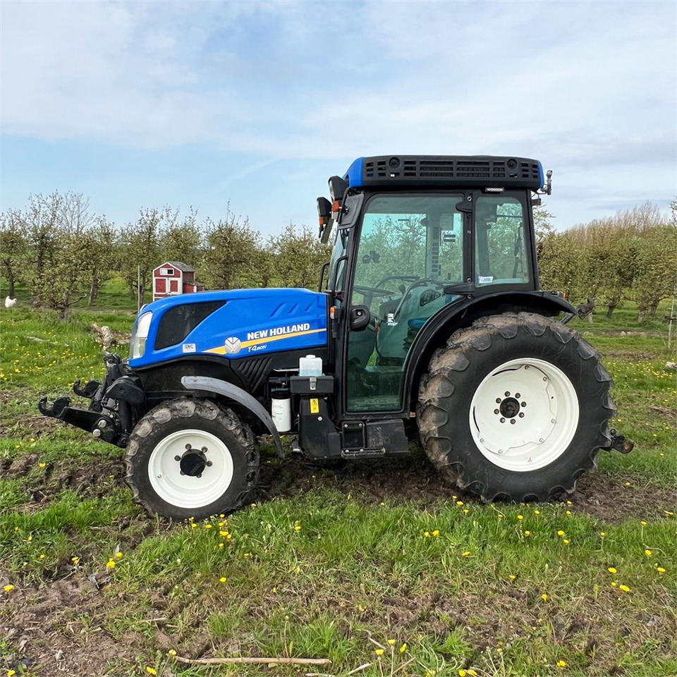 Farm tractor New Holland T4 80N: picture 3