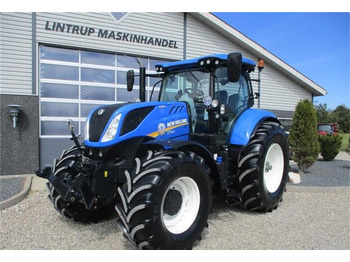 Farm tractor New Holland T7.230 AutoCommand: picture 2