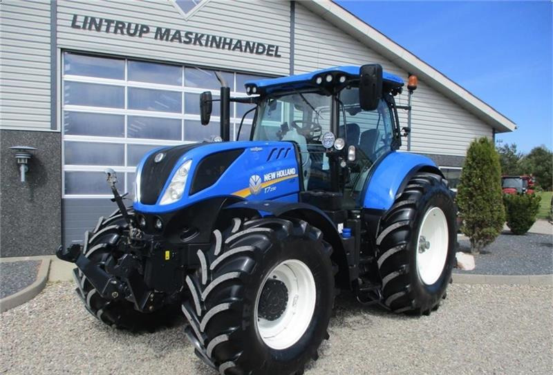 Farm tractor New Holland T7.230 AutoCommand: picture 2
