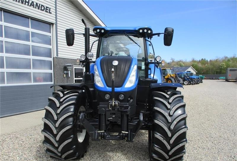 Farm tractor New Holland T7.230 AutoCommand: picture 8