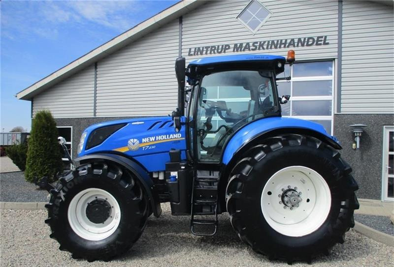 Farm tractor New Holland T7.230 AutoCommand: picture 9