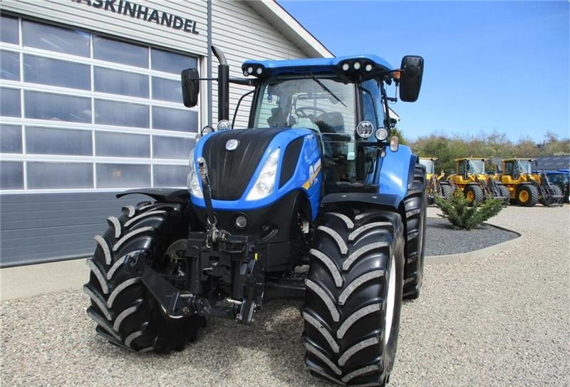 Farm tractor New Holland T7.230 AutoCommand: picture 7