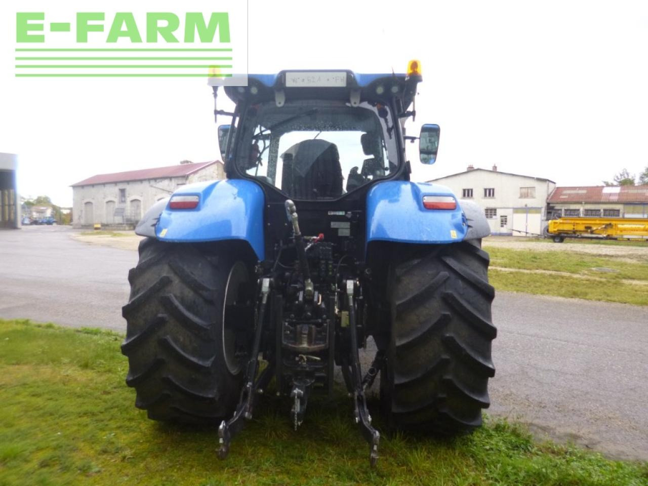 Farm tractor New Holland t7.260: picture 3