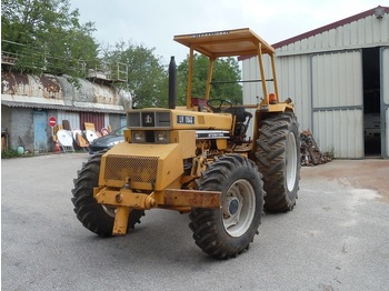 Wheel tractor INTERNATIONAL HARVESTER 1046