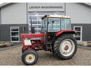 Wheel tractor International 484