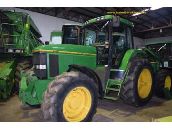 Wheel tractor John Deere 7600