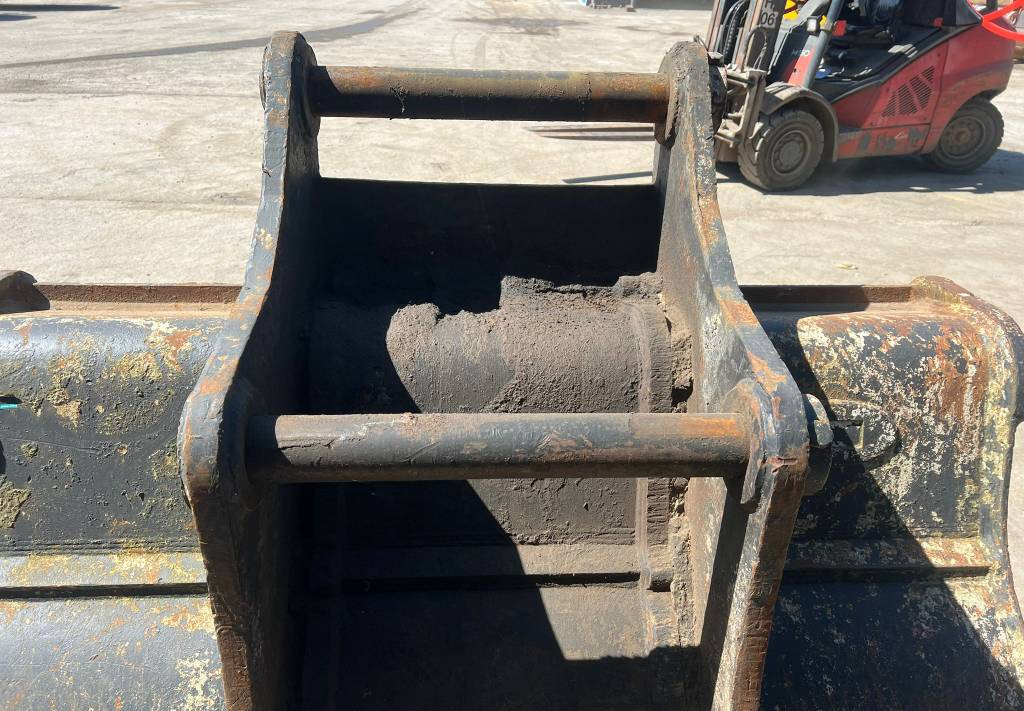 Bucket for Construction machinery OilQuick OQ70-55: picture 8