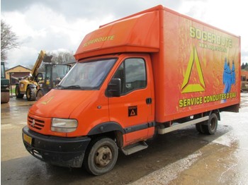 Closed box van Renault 130.35