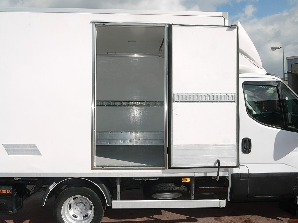 Refrigerated delivery van Iveco 35C13 DAILY KUHLKOFFER THERMOKING V500 MULTI T°: picture 12