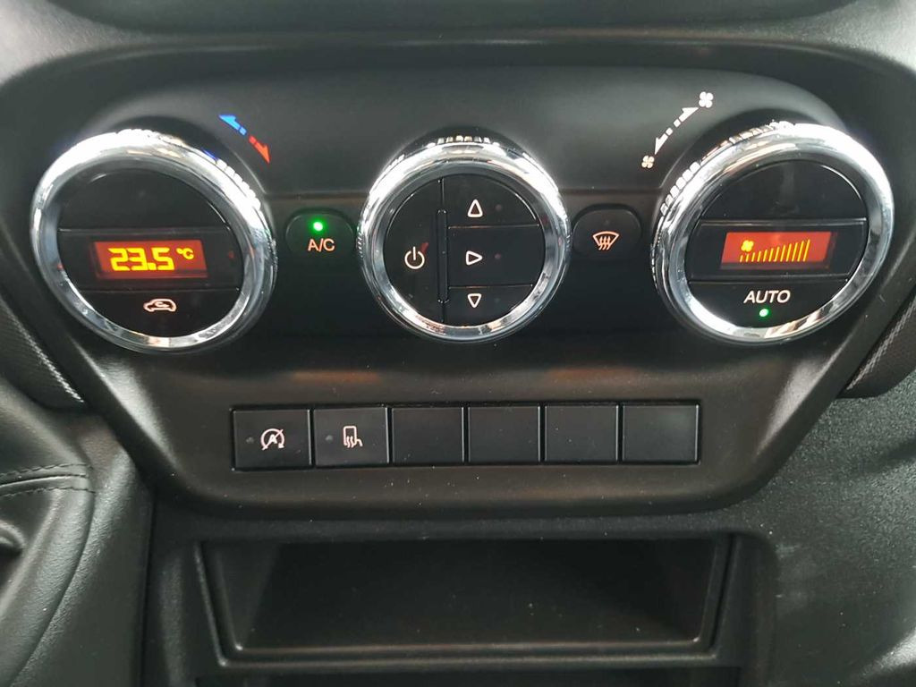Panel van Iveco Daily 35 S16 A8 V *Klima*Automatik*L4.100mm*: picture 14