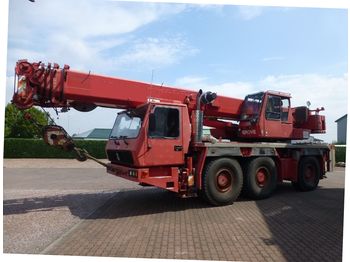 All terrain crane Grove GMK 3050
