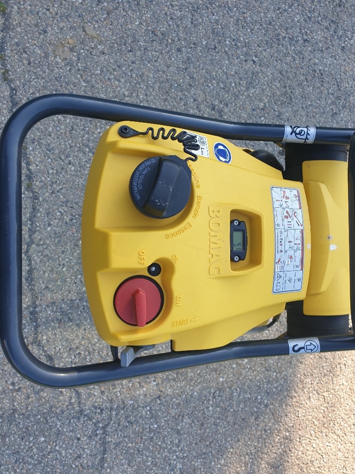 New Vibratory plate BOMAG BT 65: picture 6