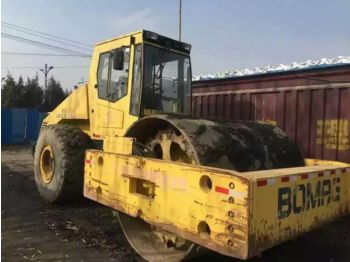 Compactor BOMAG BW225D-3: picture 1