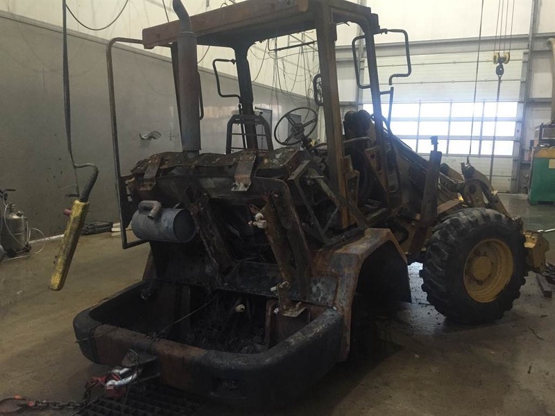 Wheel loader Cat 906  (For parts): picture 4