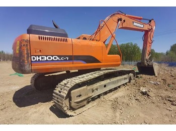 Crawler excavator DOOSAN DH300LC-7: picture 1