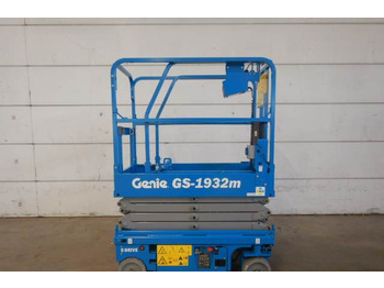 Scissor lift GENIE