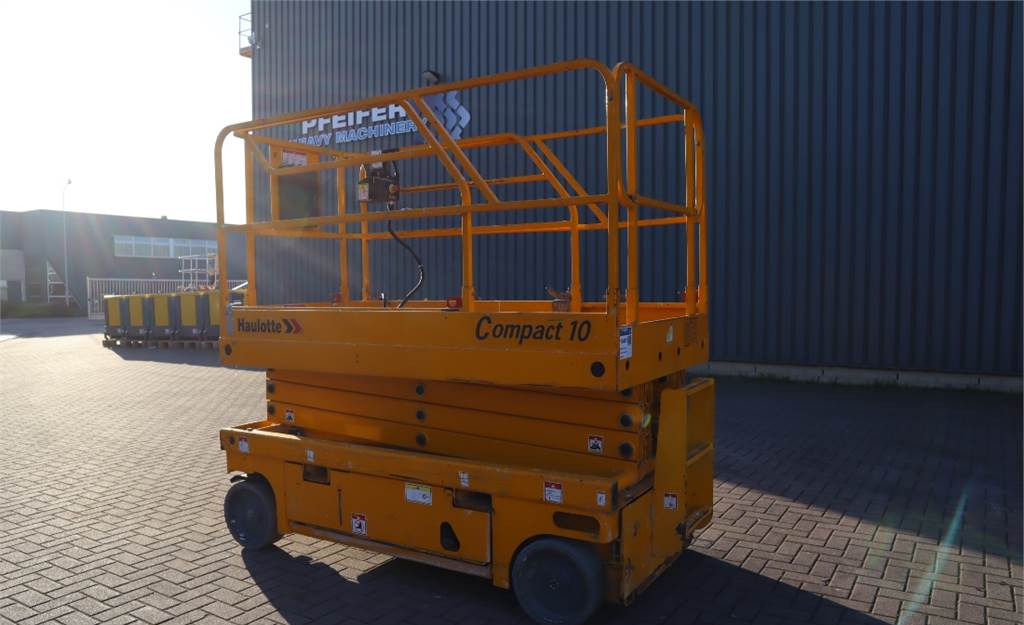 Scissor lift Haulotte COMPACT 10 Electric, 10m Working Height, 450kg Cap: picture 4