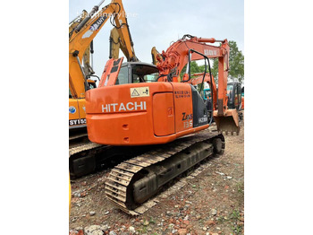 Crawler excavator Hitachi ZX135: picture 3