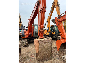Crawler excavator Hitachi ZX135: picture 4