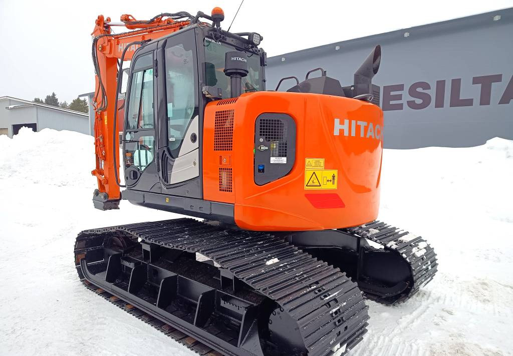 Crawler excavator Hitachi ZX135USL-6 -SUOALUSTA-: picture 3