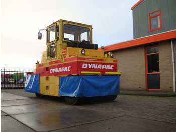 Pneumatic roller DYNAPAC CP221