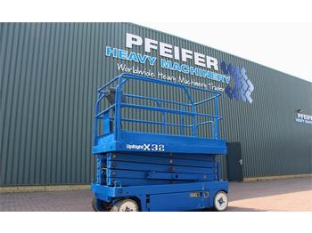 Scissor lift UpRight X32