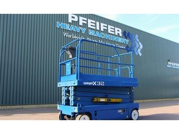 Scissor lift UpRight X32