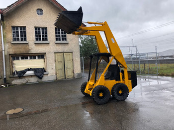 Skid steer loader Mustang 445