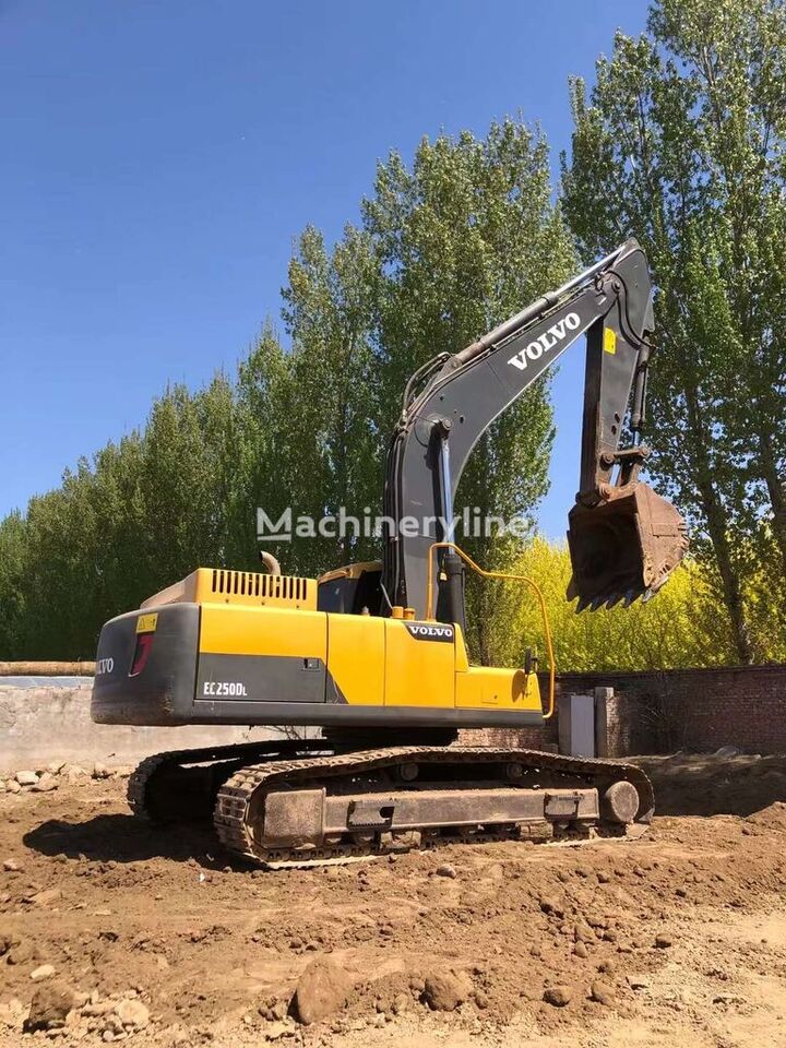 Crawler excavator VOLVO EC250 DL hydraulic excavator 25 tons: picture 4