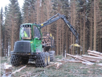 John Deere 1010 lastbærer - Forestry harvester