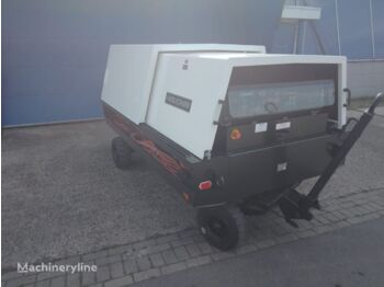 Houchin, Mercedes truck-mounted Houchin C690 - Ground support equipment