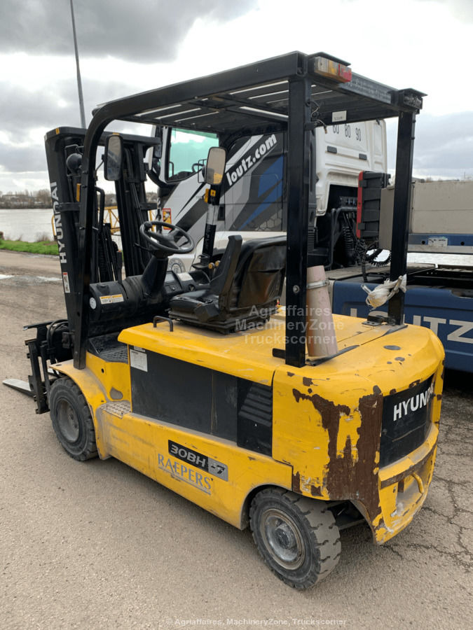 Electric forklift Hyundai 30BH-7: picture 5