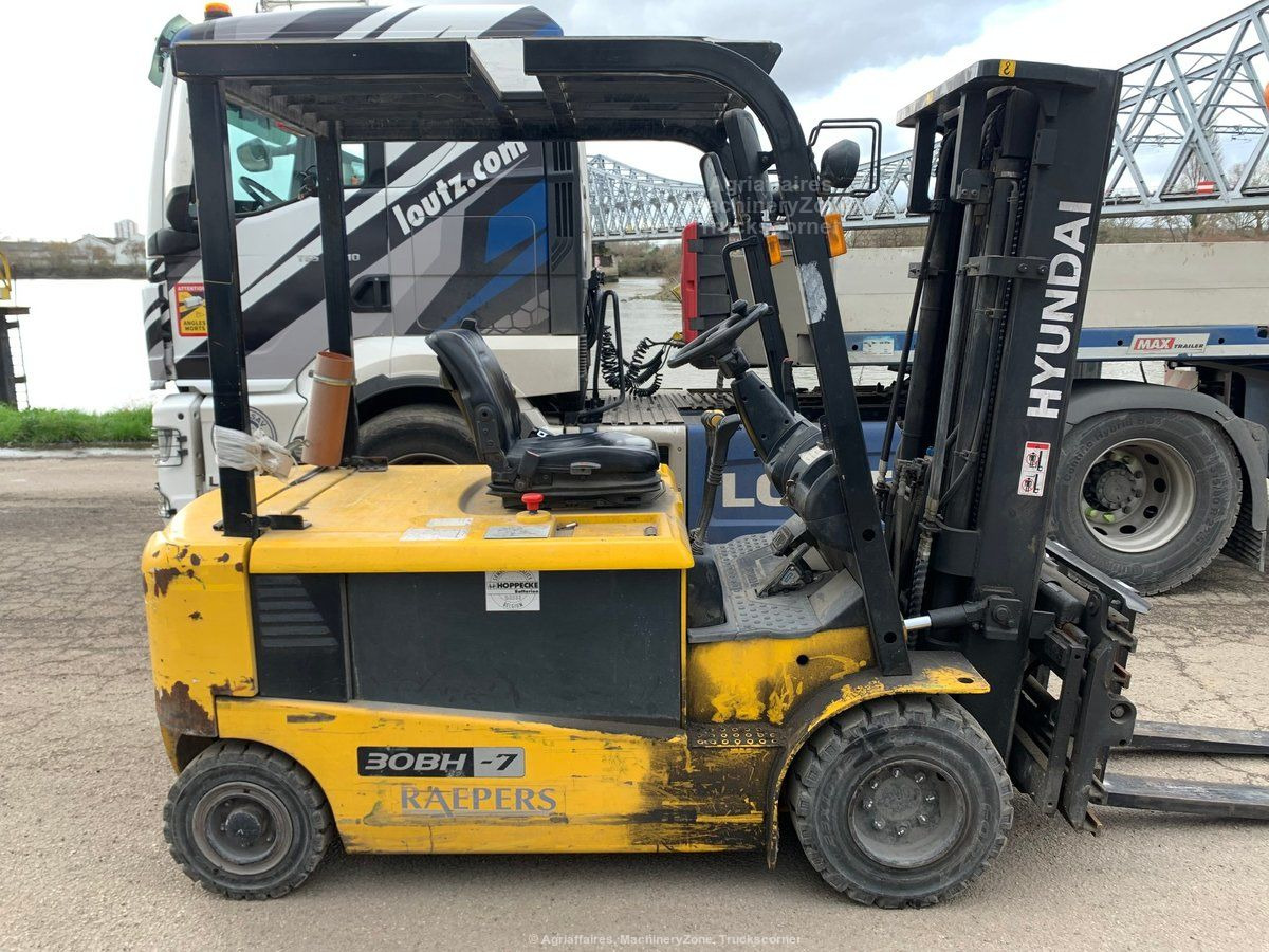 Electric forklift Hyundai 30BH-7: picture 9