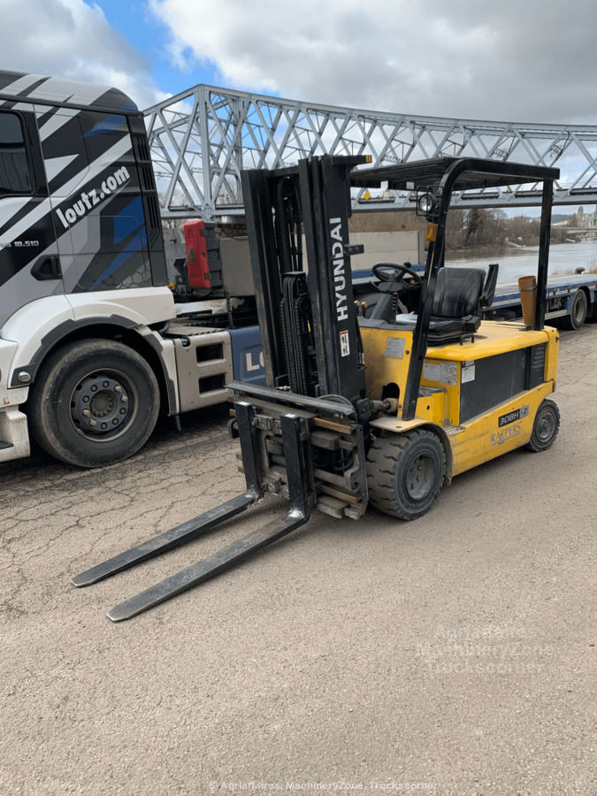 Electric forklift Hyundai 30BH-7: picture 4